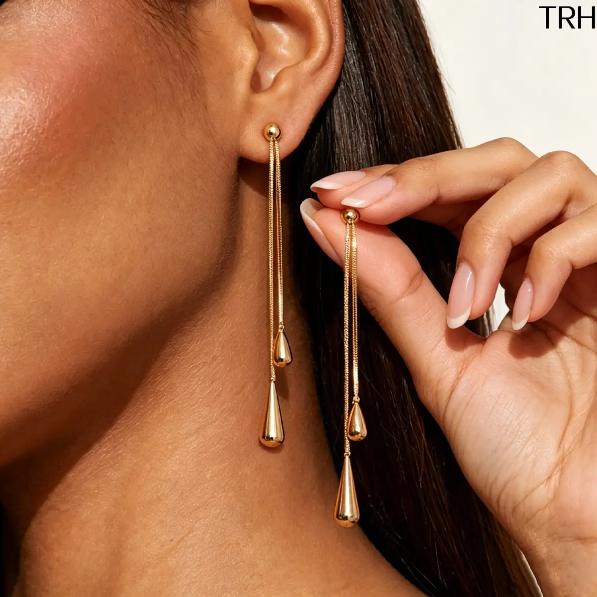 Minimal Ins Long Drop Earrings for Women, Smooth Teardrop Pendant Tassel Stud Earrings, Metallic Snake Chain Dangle Earrings, Trendy Lightweight Ear Jewelry for Daily Wear, Party & Dating Outfits