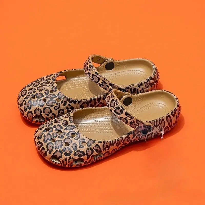 Golden leopard print