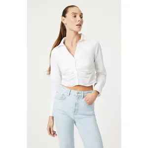 CROPPED BUTTON-UP SHIRT IN WHITE