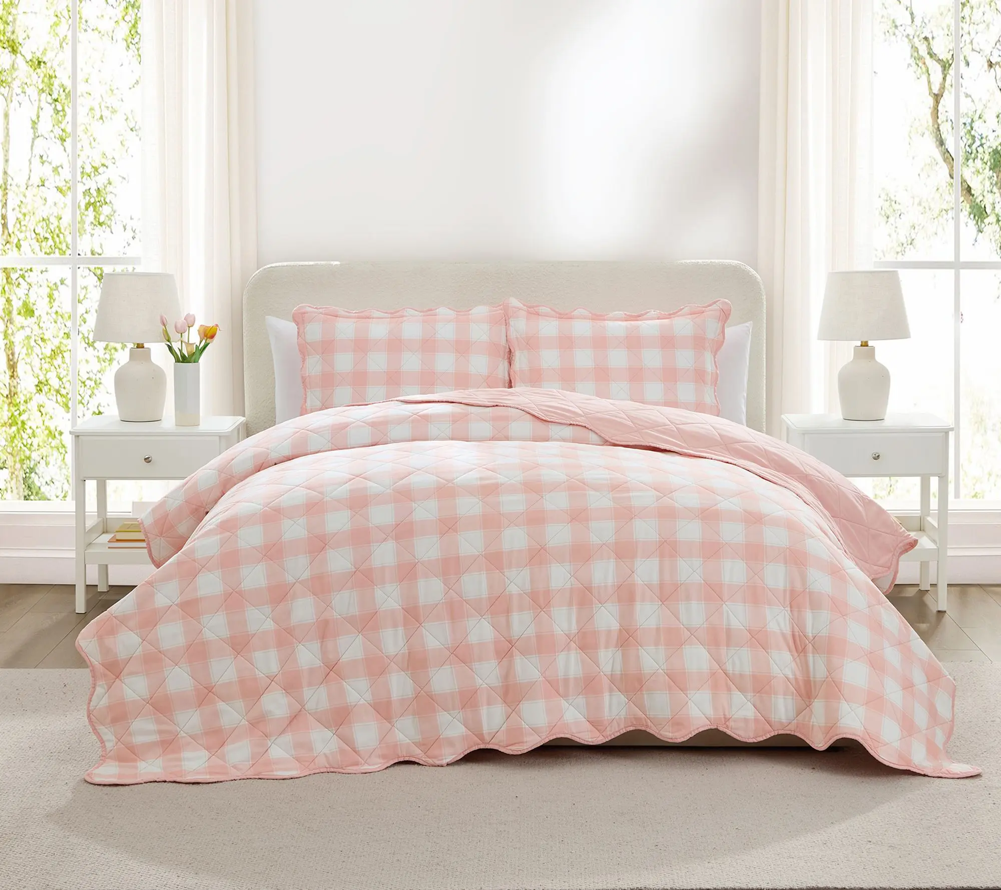 Hallmark Checkered Bliss 3-Piece Scalloped Quilt Set, King Hallmark Checkered Bliss 3-Piece Scalloped Quilt Set, King