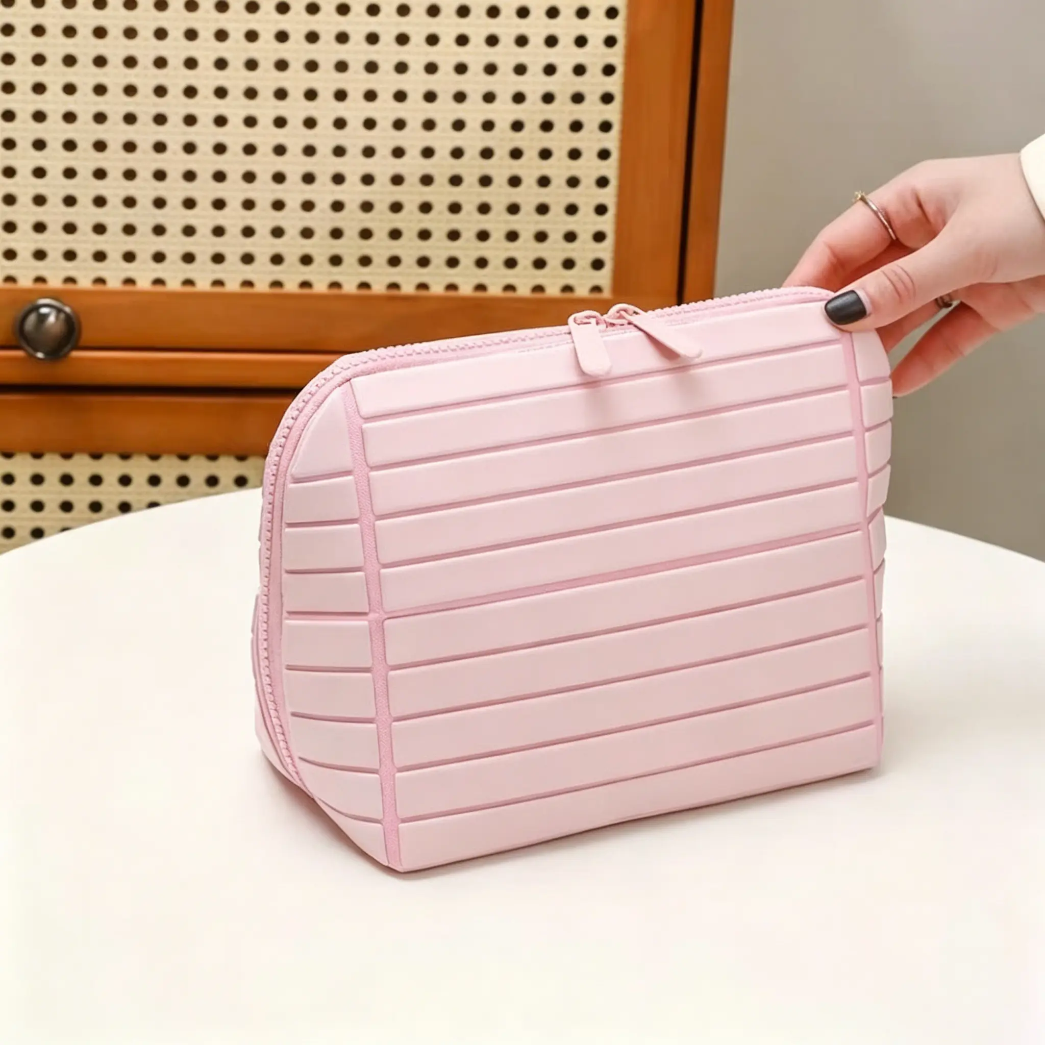 Women's Foldable Waterproof Striped Toiletry Bag - Large-Capacity Divided Multi-Accessories Cosmetic Organiser with Top Zipper, Portability for Travel Home Storage Box, Multi-Accessories Cosmetic Organisers, Divided Cosmetic Organisers