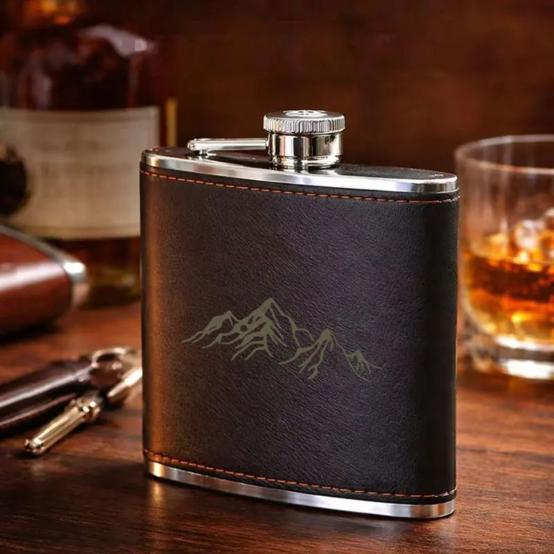 Mountain Landscape Design Leather Flask, Stylish Bottle, Stainless Steel & Leather Portable Liquor Flask, Compact Reusable Flask, Suitable for Whiskey, Travel-Friendly Pocket Flask, Gift for Outdoor Enthusiasts, Camping Gear, Camping Accessories