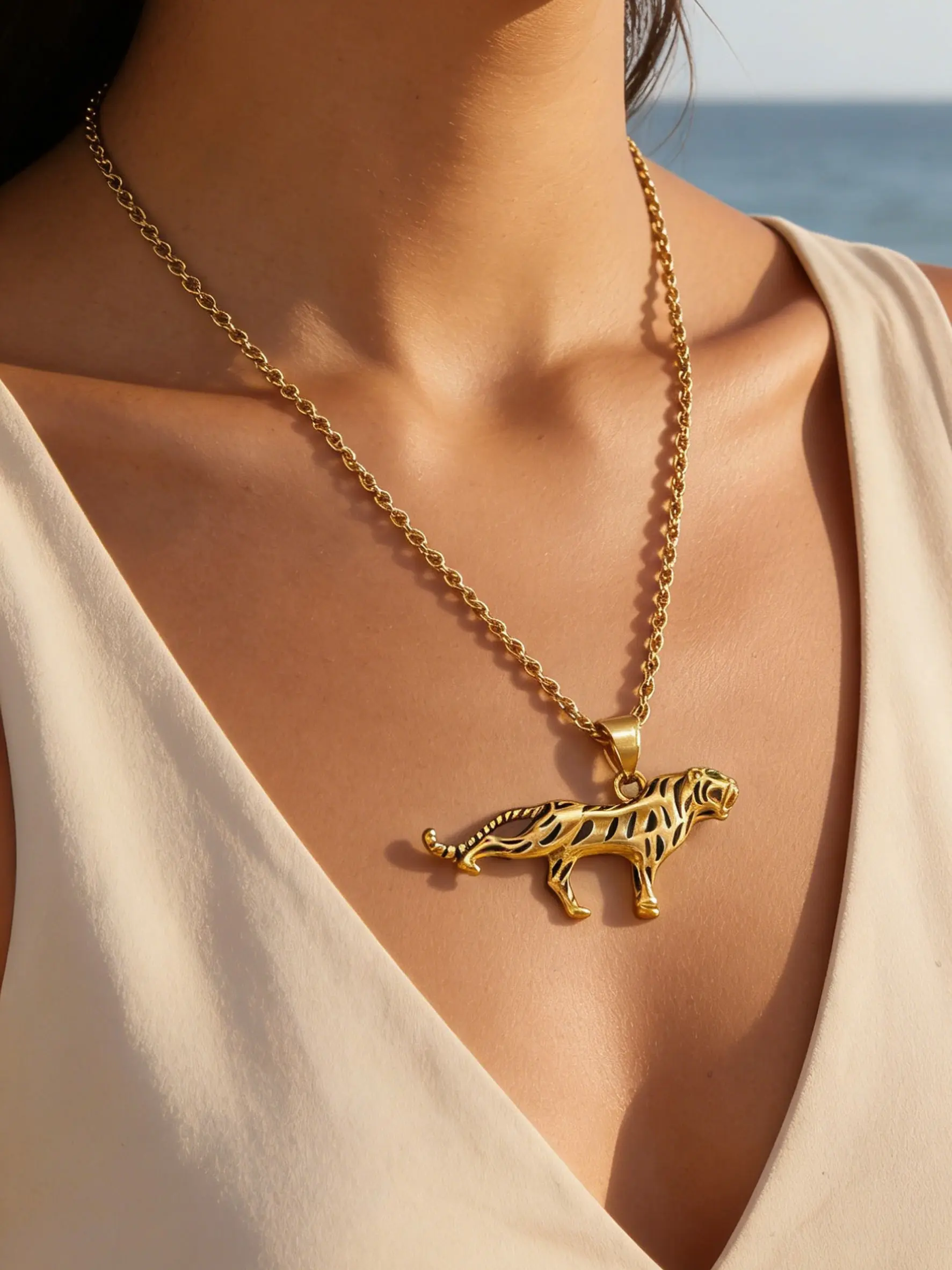 Tiger Pendant Necklace for Women, Elegant Enamel Tiger Pattern Chain, Waterproof Beach Summer Vacation Accessory Gift