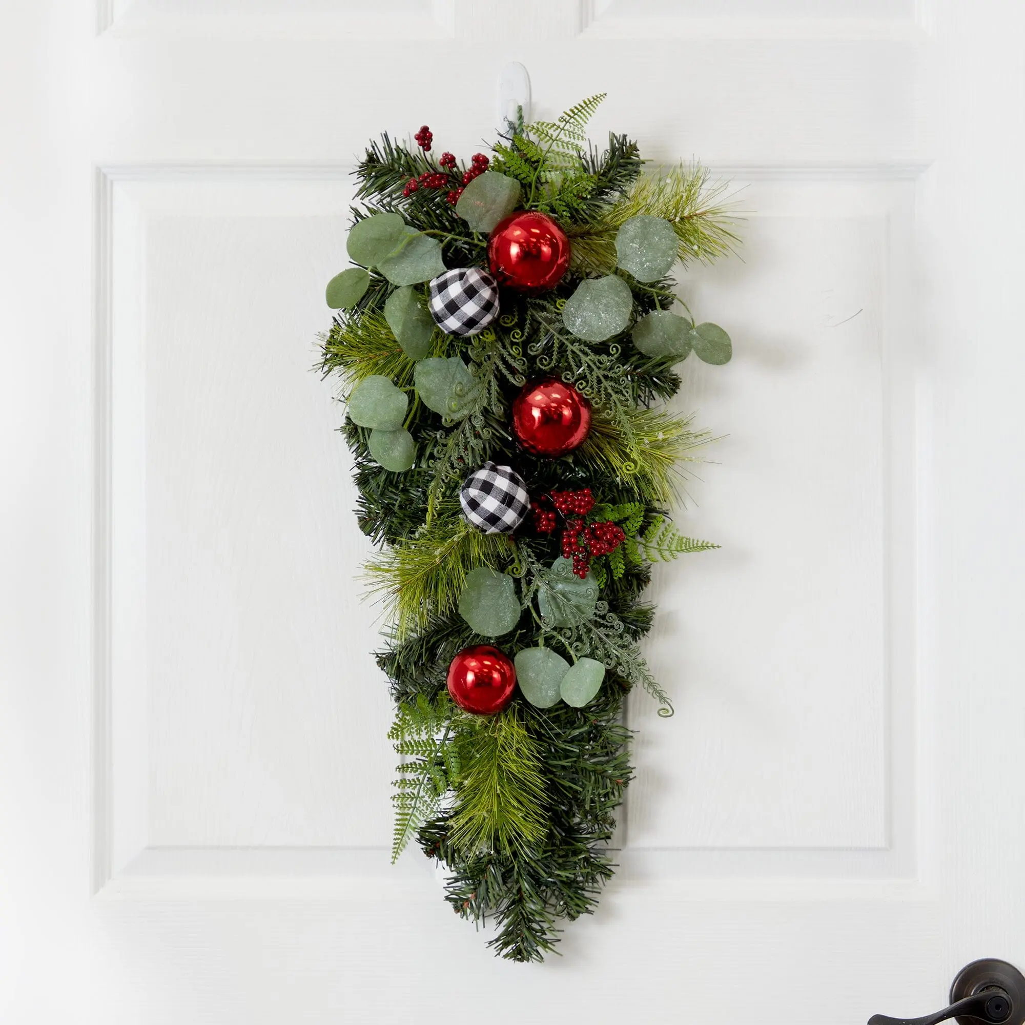 26 inches Artificial Variegated Green Evergreens Christmas Swag Ornament, Glossy Home Decor, Festive Holiday Decoration, Ideal Gift for Home Supplies & Festive Occasions, Room Decor Ornament