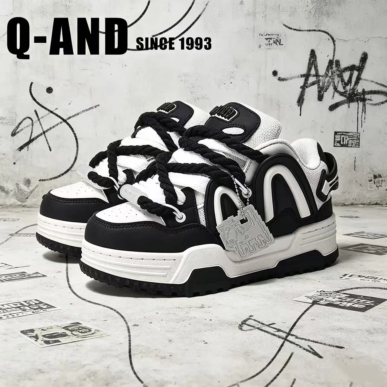Q-AND 2026 New Black and White Panda Colorway Bread Shoes Trendy Comfortable Sneakers for Casual Wear Women's Footwear Athletic