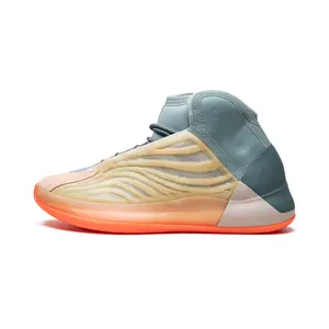 Yeezy Quantum "Hi-Res Coral" HP6595
