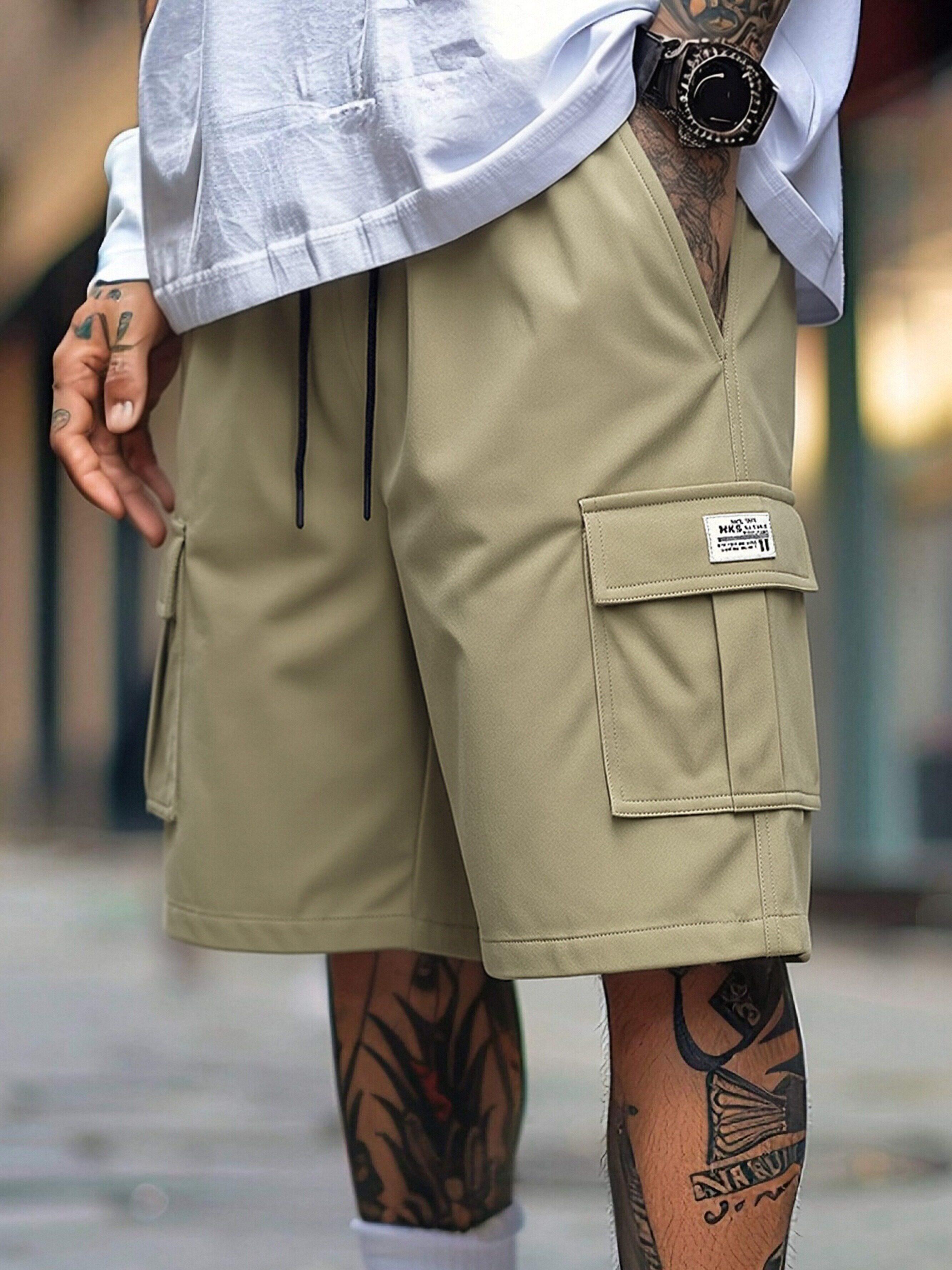 Men’s 3-pack cargo shorts in a trendy street style loose, casual knee-length design with multiple pockets and quick-dry fabric. Suitable for sports and beachwear, an essential summer fashion piece. Crewneck Top