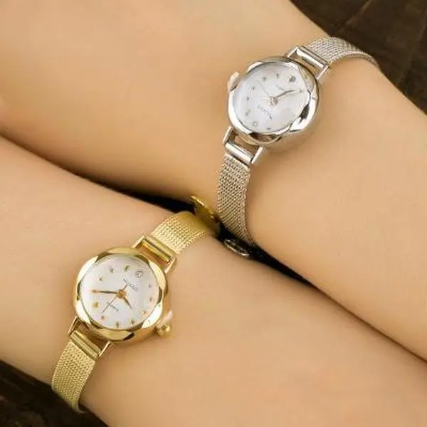 Chain Ladies Metal Strap Small Temperament Quartz Watch with Stainless Steel Pin Buckle Imitation Leather Strap Round Dial 13mm Diameter Gold Silver