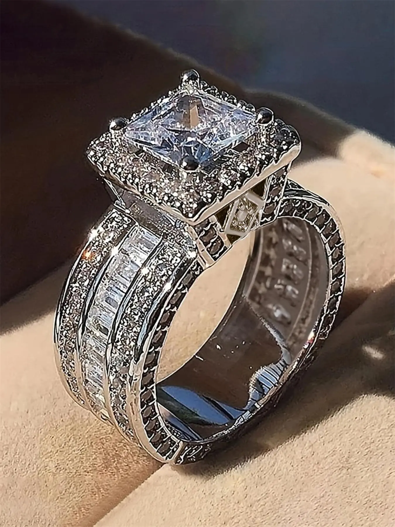 Elegant Rhinestone Decorated Geometric Design Ring for Women, Exquisite Trendy Engagement & Wedding Ring, Chic Gorgeous Jewelry As Gift for Girlfriend, Fashion Engagement Rings, Beautiful Rings