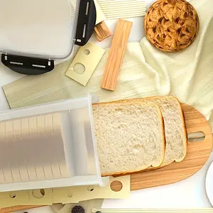 1-Pack Sealed Bread Box - A reusable rectangular food storage container with an inner divider, perfect for kitchen organization.Transparent design.