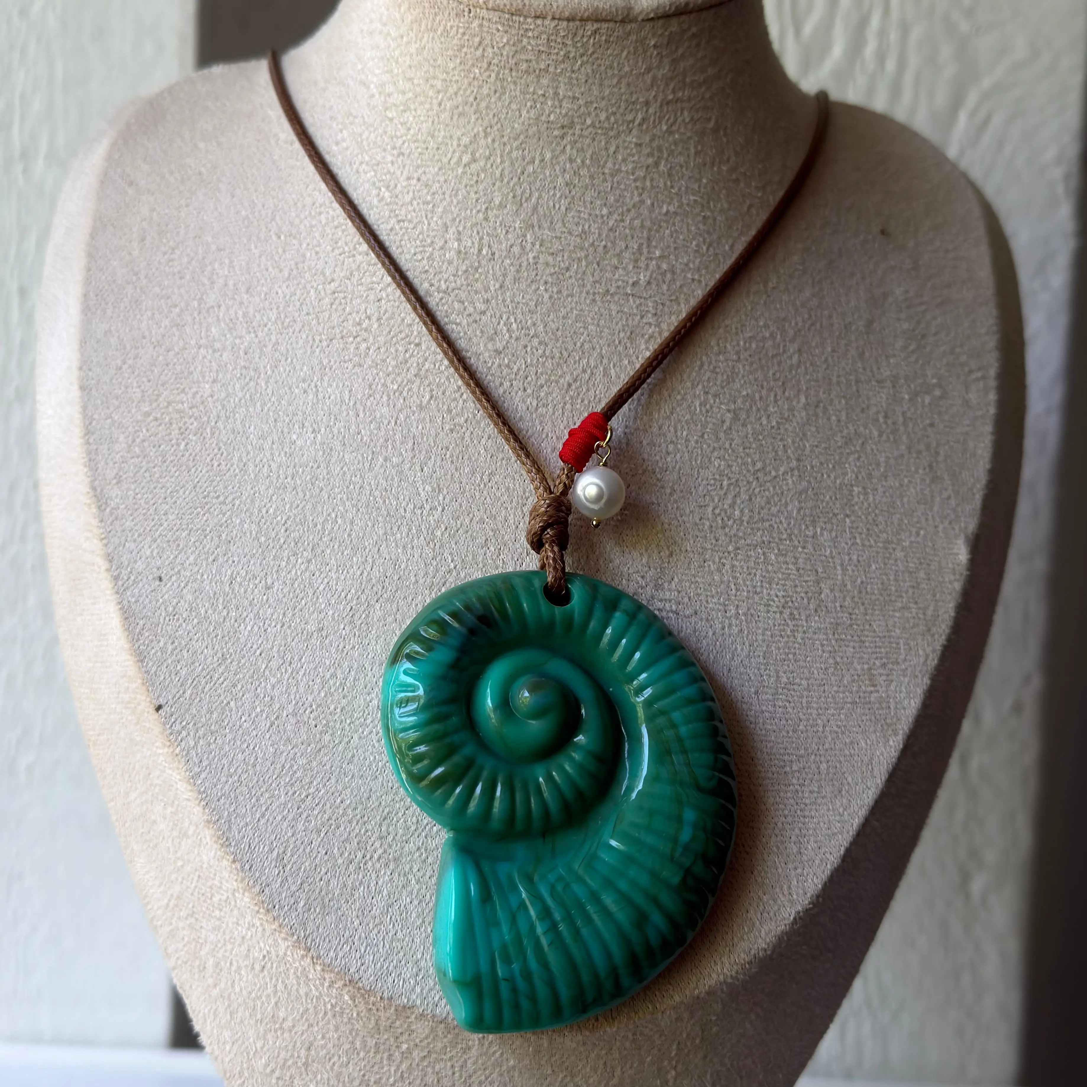 Santorini 3D Acrylic Shell Necklace