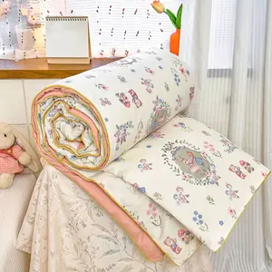 French Garden Little Rabbit Floral Pattern Summer Quilt, Ultra-soft Skin-friendly Air Conditioning Blanket, A Thin Quilt Suitable for Summer Bedrooms, OfficesLiving Rooms, Air Conditioning Blanket for Comfortable Sleep All Night