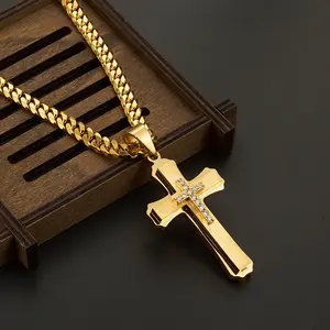 Elegant 14K Gold Plated Stainless Steel Cross Pendant with Sparkling Synthetic Zircon - Sparkling Gorgeous Jewelry, Perfect for Casual Wear and Holiday Gifts, Chunky Cross Chain Design, Fashion Statement, Modern Style, Exquisite Details, unique idea