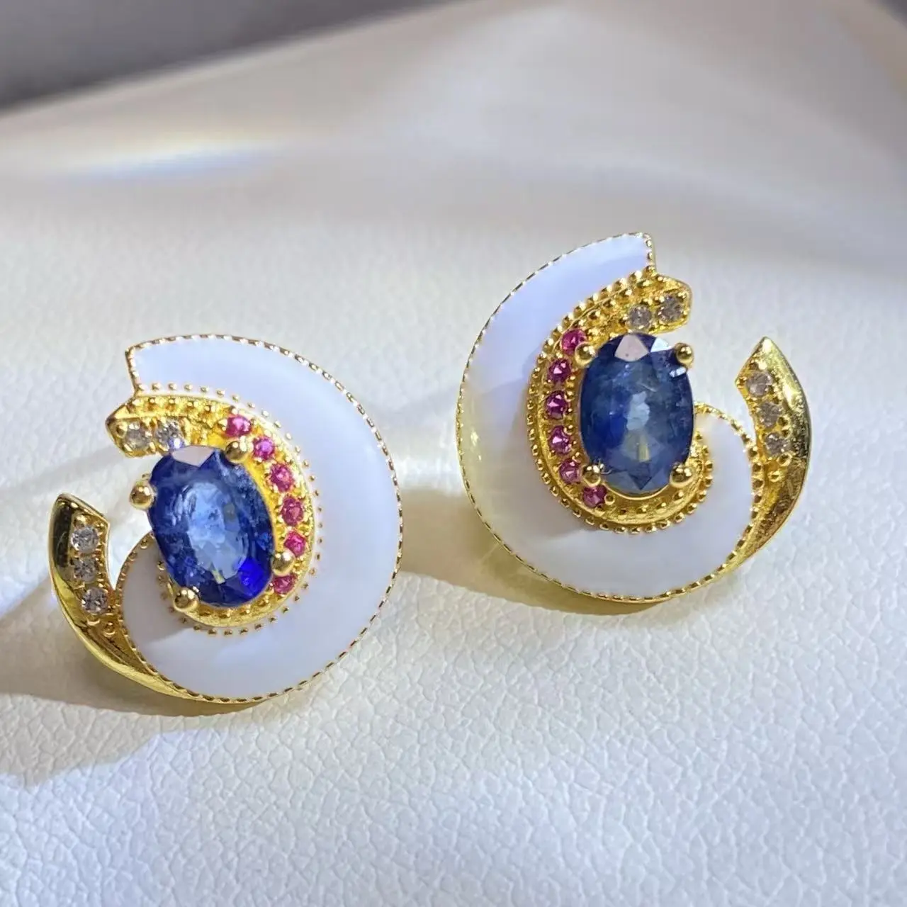 NATURAL SAPPHIRE earrings