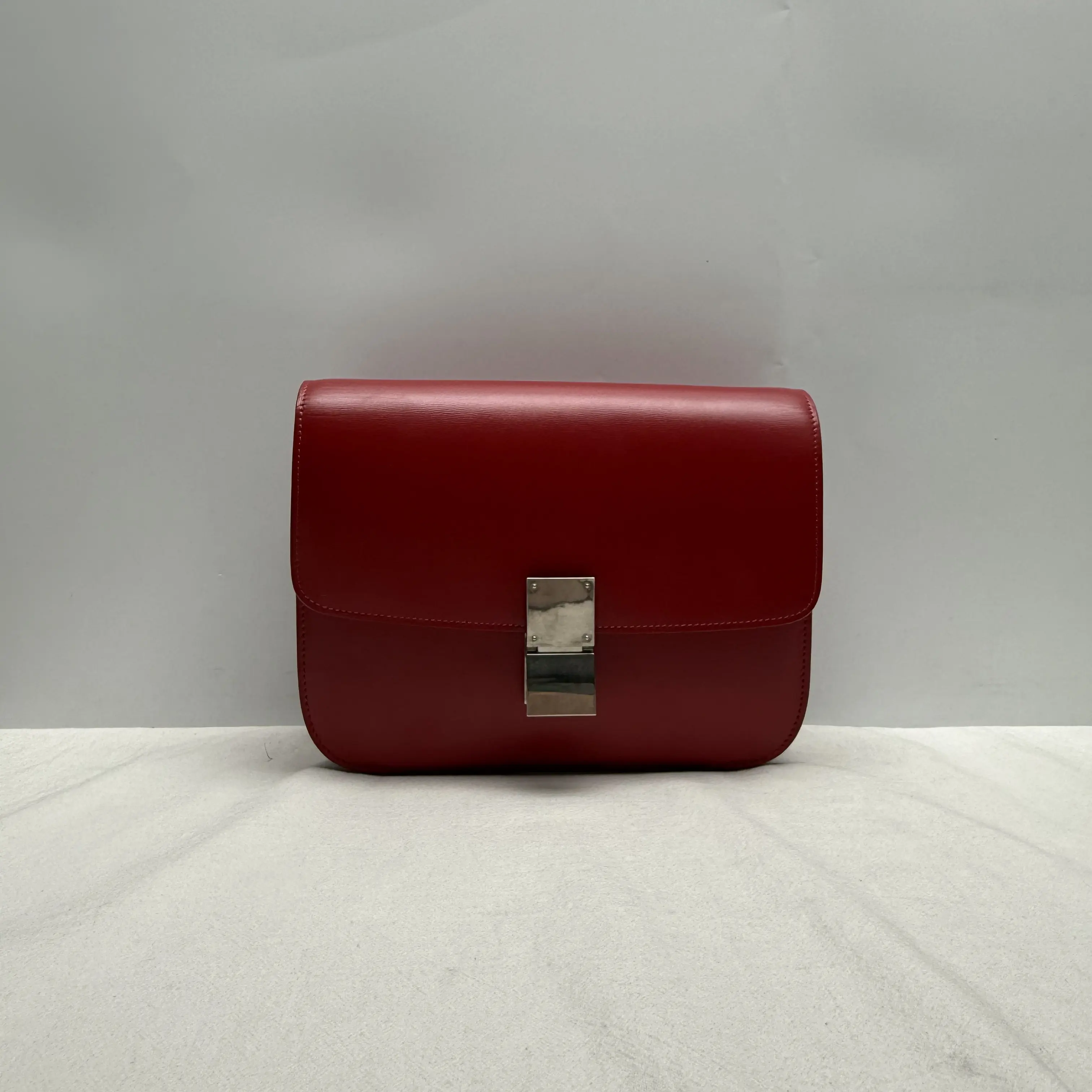 Pre-owned Celine Calfskin Crossbody Bags Classic Box Medium Red CPU1228