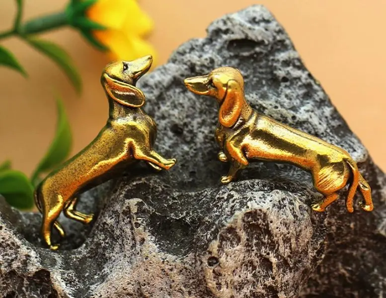 1pc Antique Finish Copper Dachshund Statue - 1 Piece Miniature Metal Ornament, Home Desktop Decoration, Craft Gift Tea Pet, One Piece