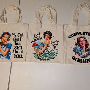 Funny Joke Meme Small Bags Unhinged Cat Laundry Tote Bags for Everyday Use with Quirky Designs and Practicality