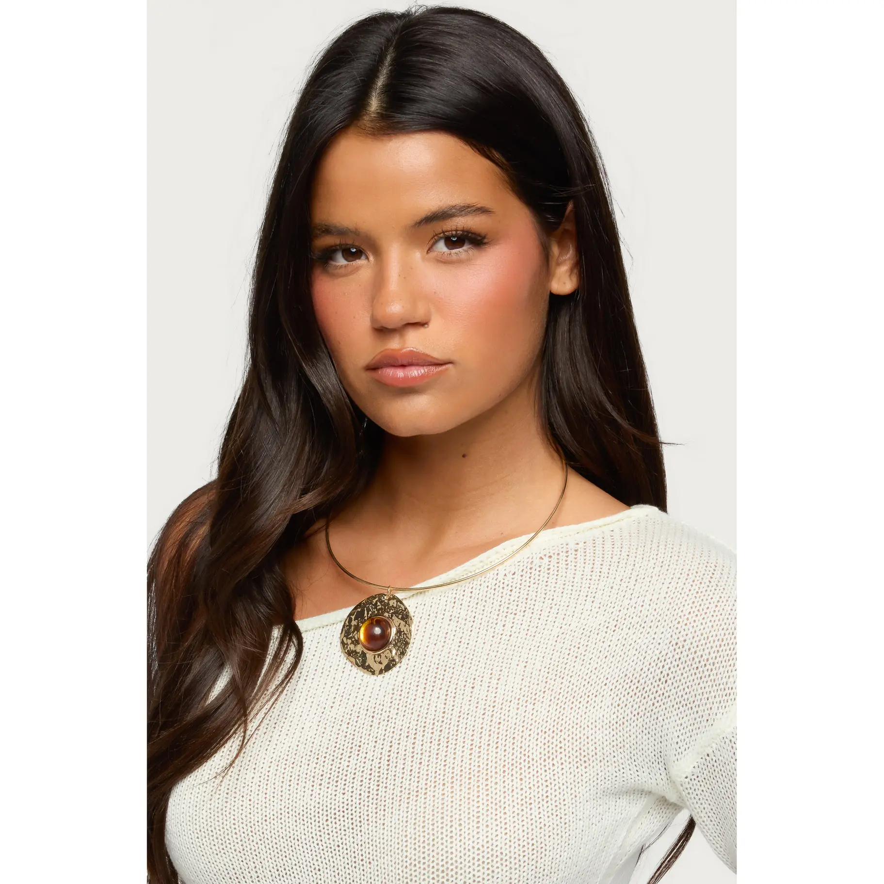 Textured Pendant & Stone Necklace