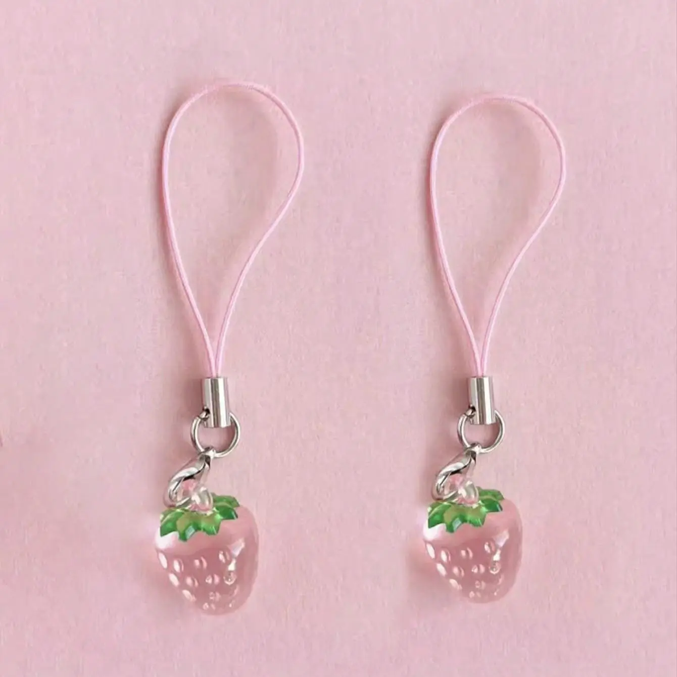 Cute Strawberry Design Phone Lanyard, Anti-lost, Phone Hanging Rope, Fashion Phone Accessories for Women & Girls, Charms, Cell Phone Charm, Phone Strap