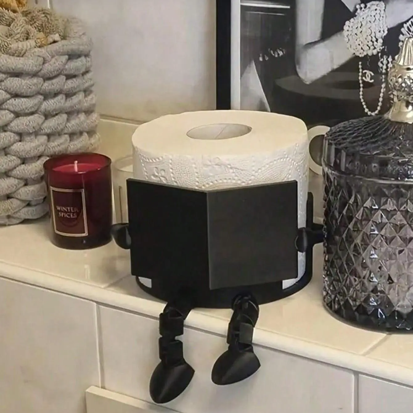 Fun Toilet Paper Holder Dispenser for Bathroom, Toilet Paper Storage, Artistic Design with Movable Joints, Ideal for Home and Office Restrooms, Bathroom Decor, Bathroom Accessory, Tissue Dispenser, Toilet Paper Organizer