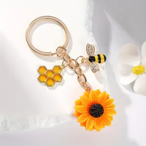 New Multifunctional Fashion Alloy Sunflower Honeycomb Keychain, Teacher's Day Gift, Stylish Key Ring Accessory, 1 Piece