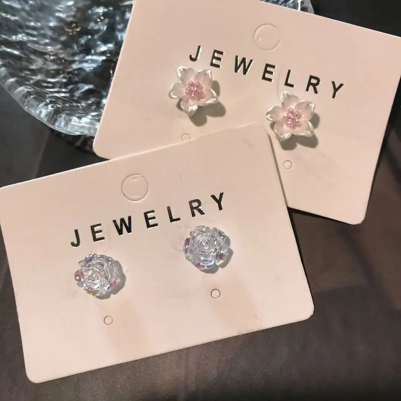 [Fashion Accessories] Women's Flow-Shaped Magnetic Ear Clips, Small, Delicate, Versatile Earrings, Stylish Costume Jewelry