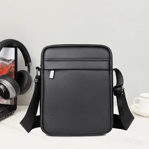 Men's Slanted Shoulder Bag, Single-Shoulder Bag, Square Bag, Small Item Pouch. It is multi-functional, suitable for commuting, made of PU material, a casual bag with a minimalist style, and a black bag. It is an ideal gift for men.