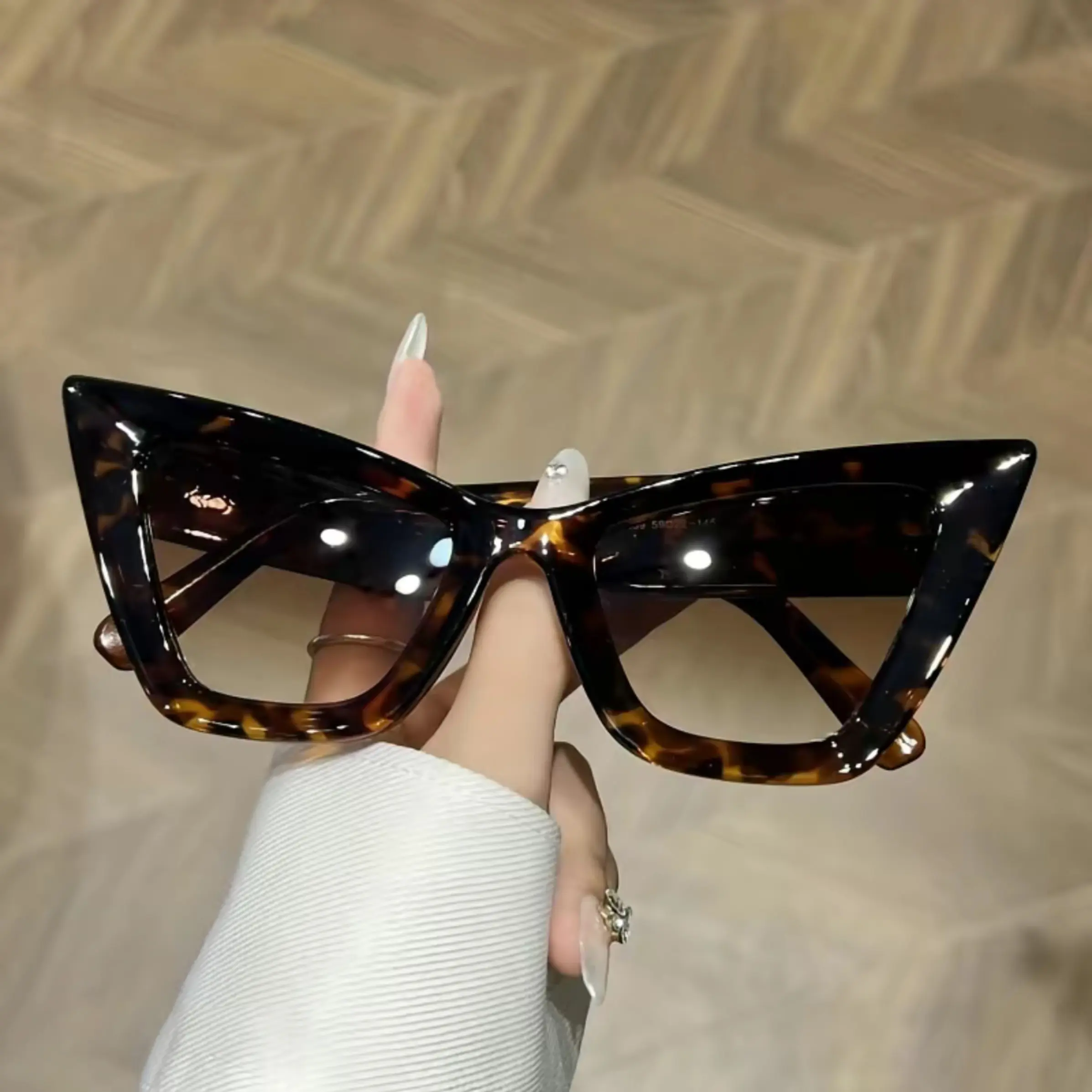 Unisex Oversized Cat Eye Sunglasses, Tortoiseshell Frames, Retro Fashion Gradient Lenses,  Tortoiseshell Sunglasses, High Quality Sunglasses