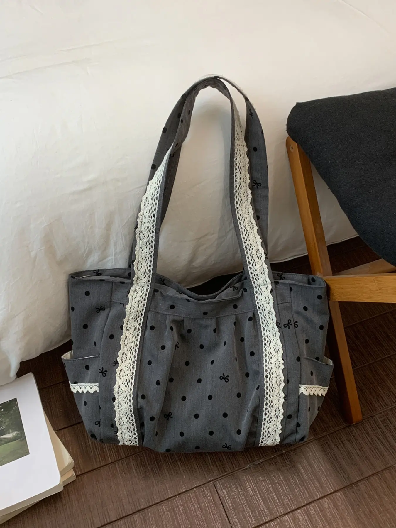 A versatile tote bag, featuring a vintage personality and large capacity textured shoulder bag, multiple pockets and lace patchwork design, suitable for dates and parties, Fashionable shoulder bag, Elegant shoulder bag, Fashion Bags