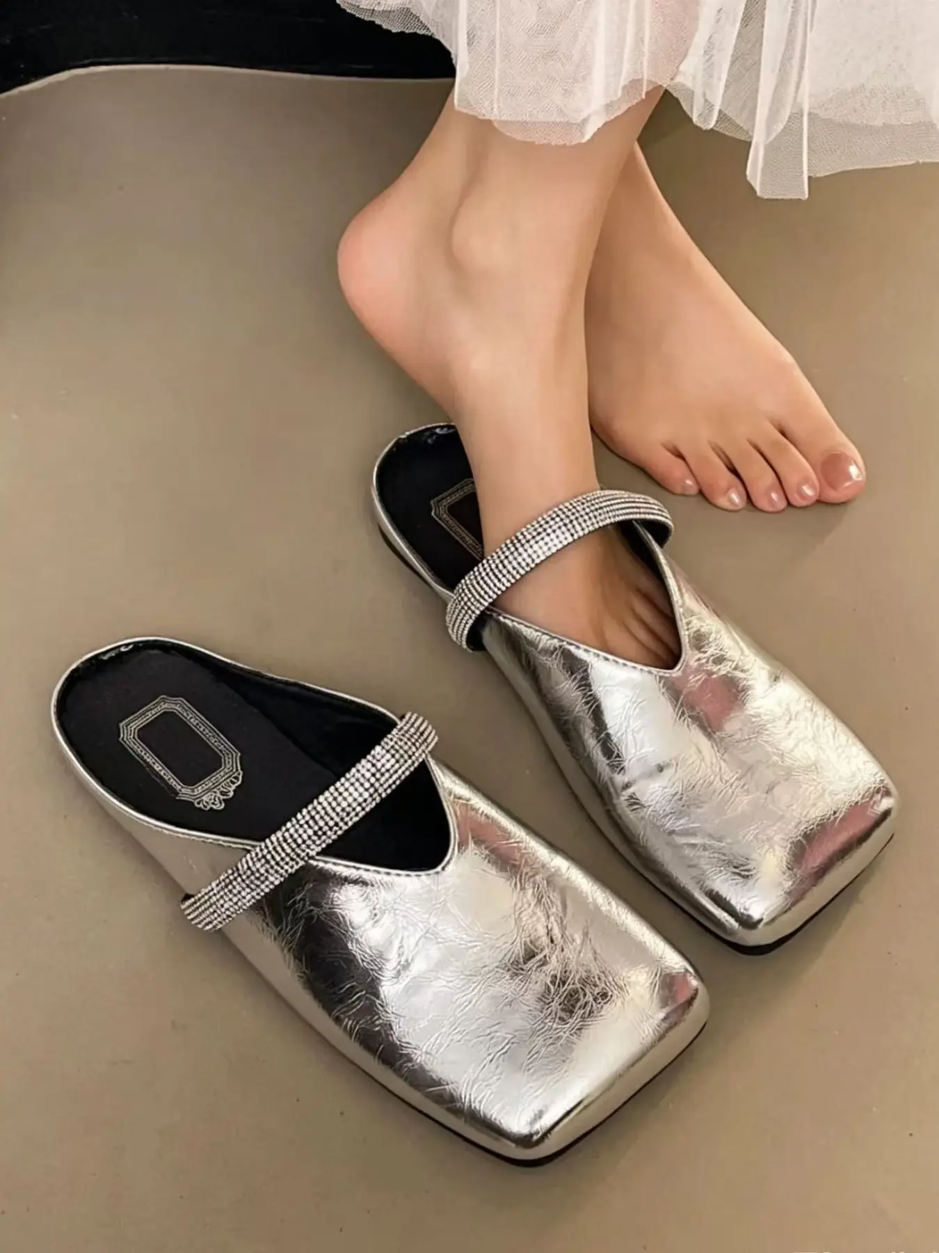 Summer New Square Toe Streetwear Mules, Soft Sole Slip-On Lazy Shoes, Silver Color High-End Outdoor Closed-Toe Half Slippers, Fashionable PU Leather, Women