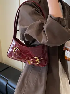 Autumn Winter New Rivet Crescent Bag, Fashionable Saddle Bag, Fashionable Versatile Casual Handbag, Commuting Shopping Party High-Value Crossbody Shoulder Bag for Women