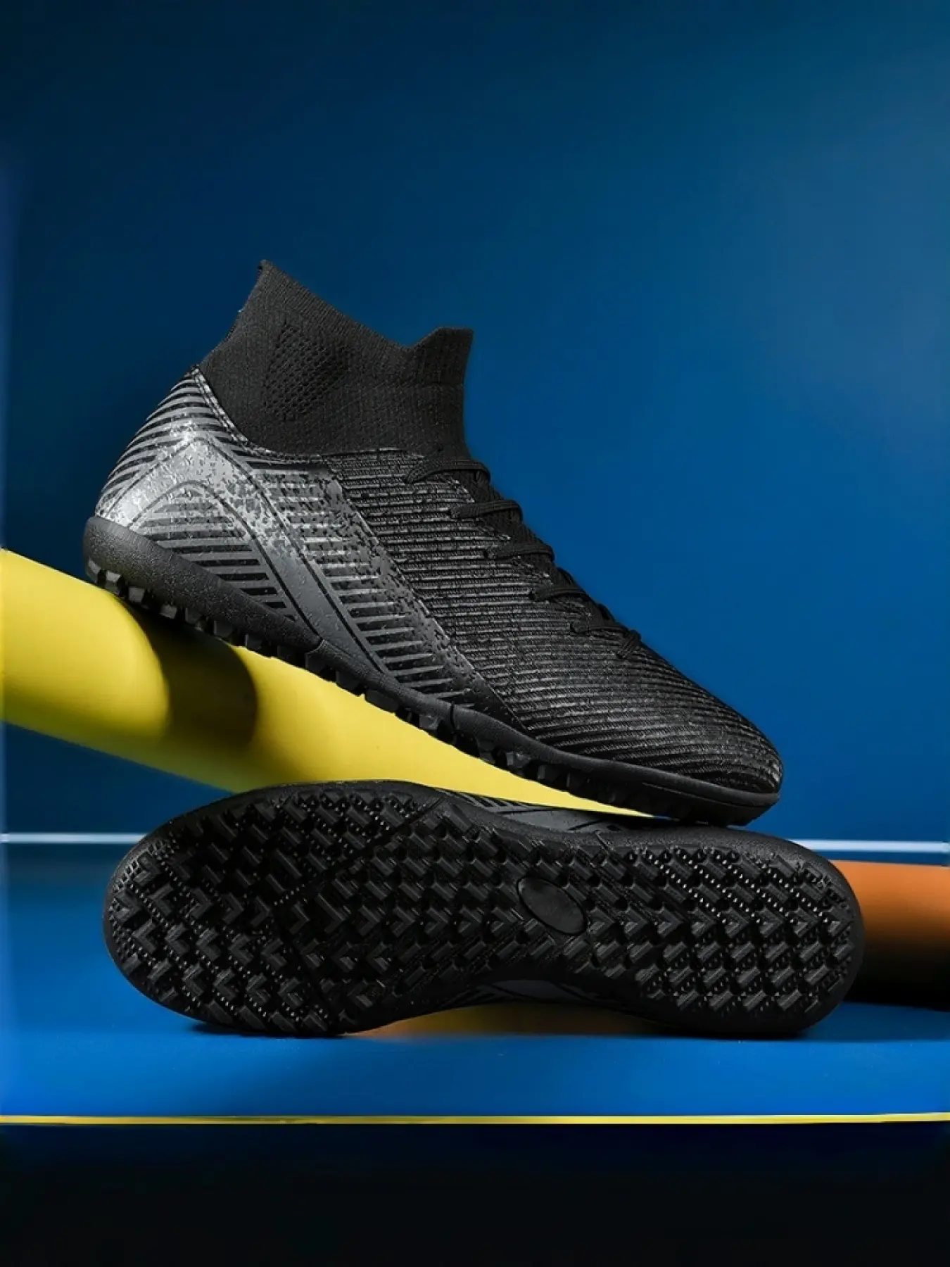 1 Pair Couples Turf Soccer Cleats | Minimal Sport Style | Durable Rubber Sole + Tough Upper | For Amateur Leagues / Hard Turf / Streetwear | TF Soccer Shoes Football Cleats