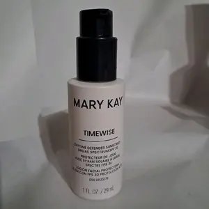 daytime defender SUNSCREAM spf 30 oz Sunscreen Facial Daily Use