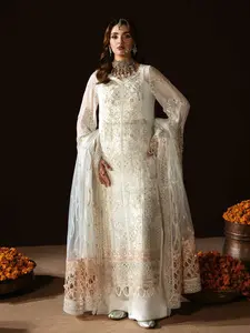 Elegant white Chiffon Suit Elegant white Chiffon Suit