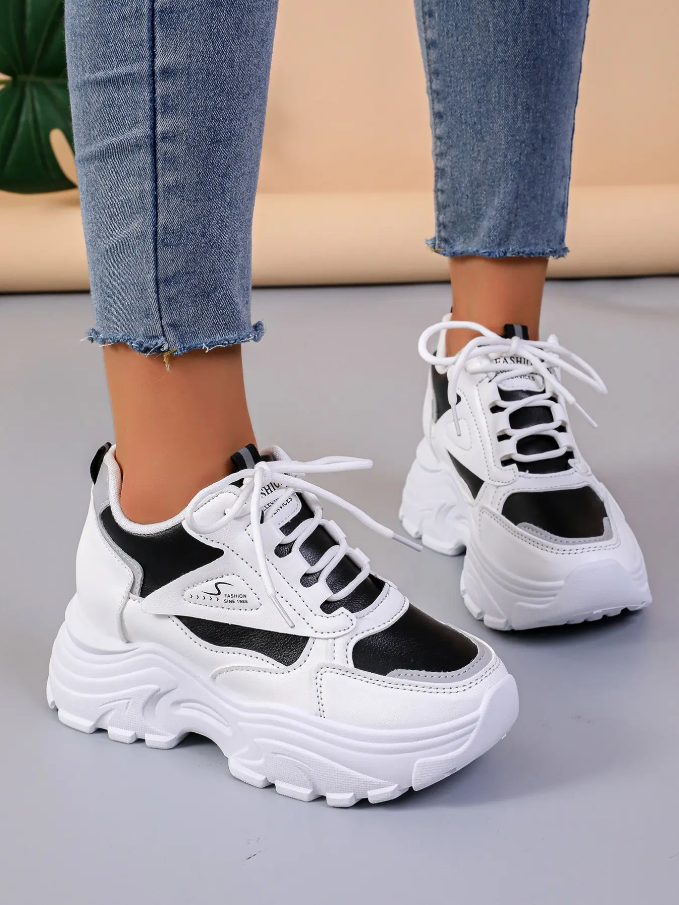 Women's Comfortable Casual Sports Shoes, Thick Soled Non Slip Sneakers for Spring, Soft Soles & Anti-Slip Design, Ideal for Daily Wear & Sports, Height Increasing Style