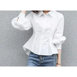 Women’s basic casual minimalist white long-sleeve shirt top/blouse with a turn-down collar, single-breasted slim fit, solid color, Japanese-inspired elegant commuting style