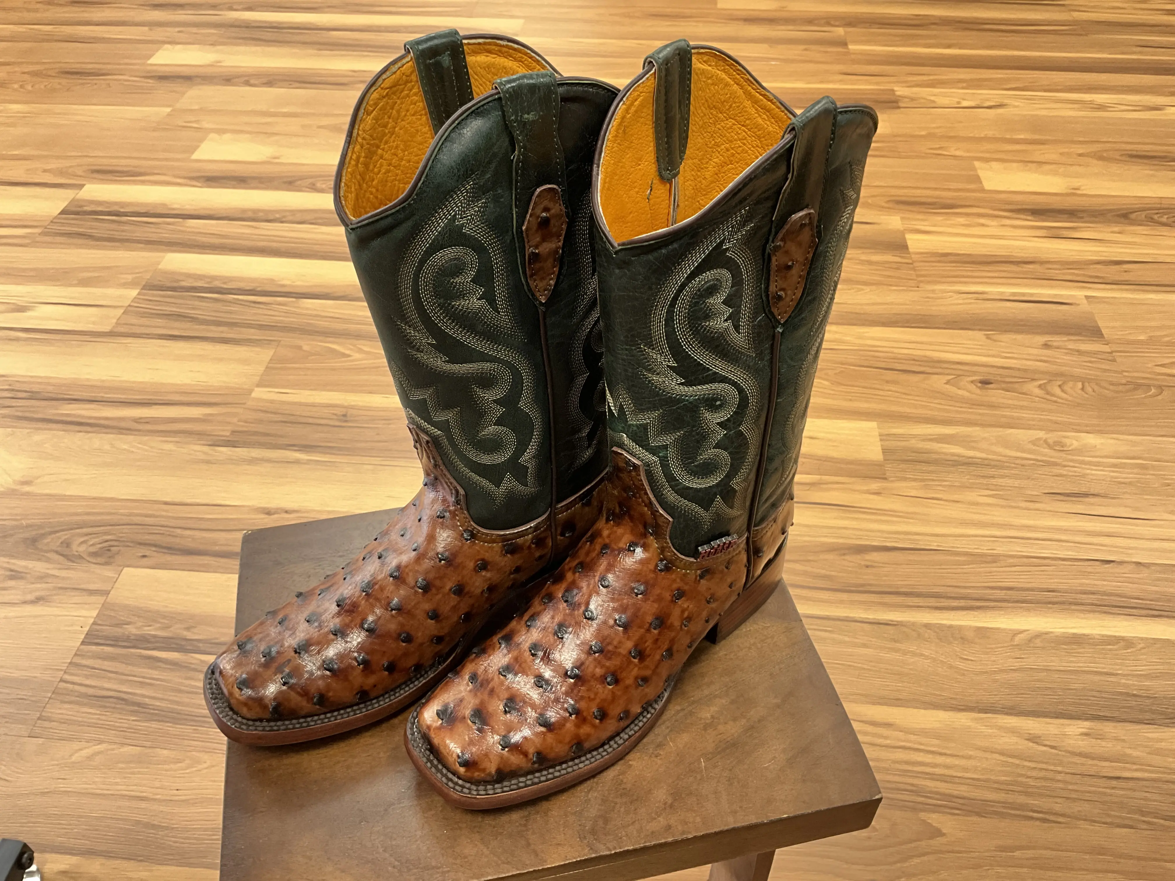 Ostrich Leather Cowboy Boots with Intricate Embroidery and Durable Sole for Western Style