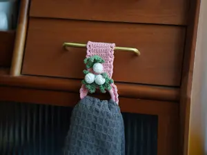 Handmade Crochet Towel Holder – Floral Kitchen Towel Ring, Farmhouse Hanging Dish Towel Holder, Cottagecore Kitchen Decor