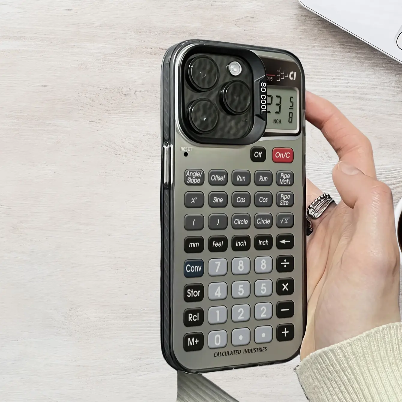 Calculator Pattern Fashionable Vibrant Case / Compatible with iPhone 17/16/15/14/13/12/11 Pro Max Plus etc. / Anti-slip and Shock-resistant / Suitable as a Birthday / Holiday Gift / CY3