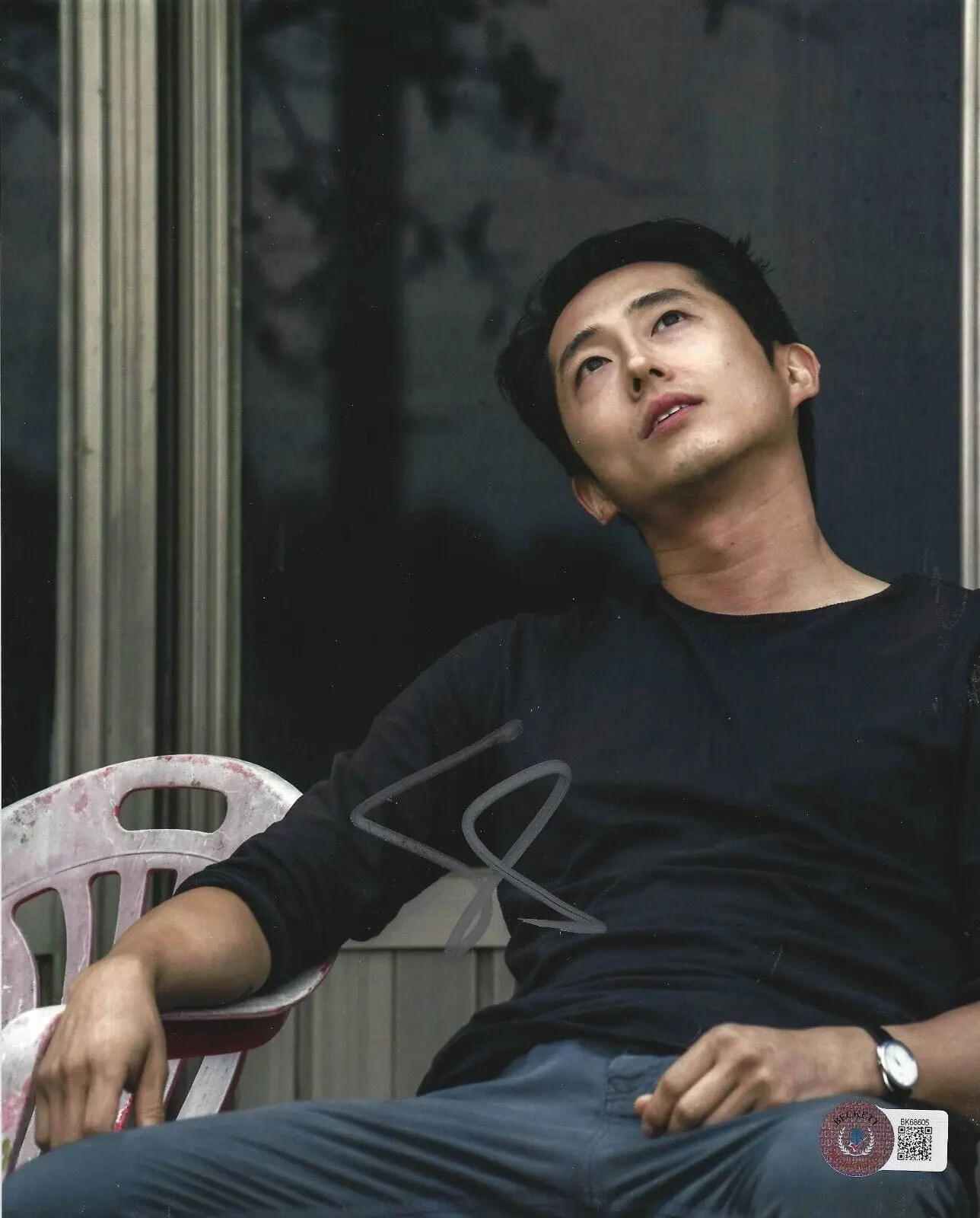 Steven Yeun Authentic Autographed 8x10 Photo