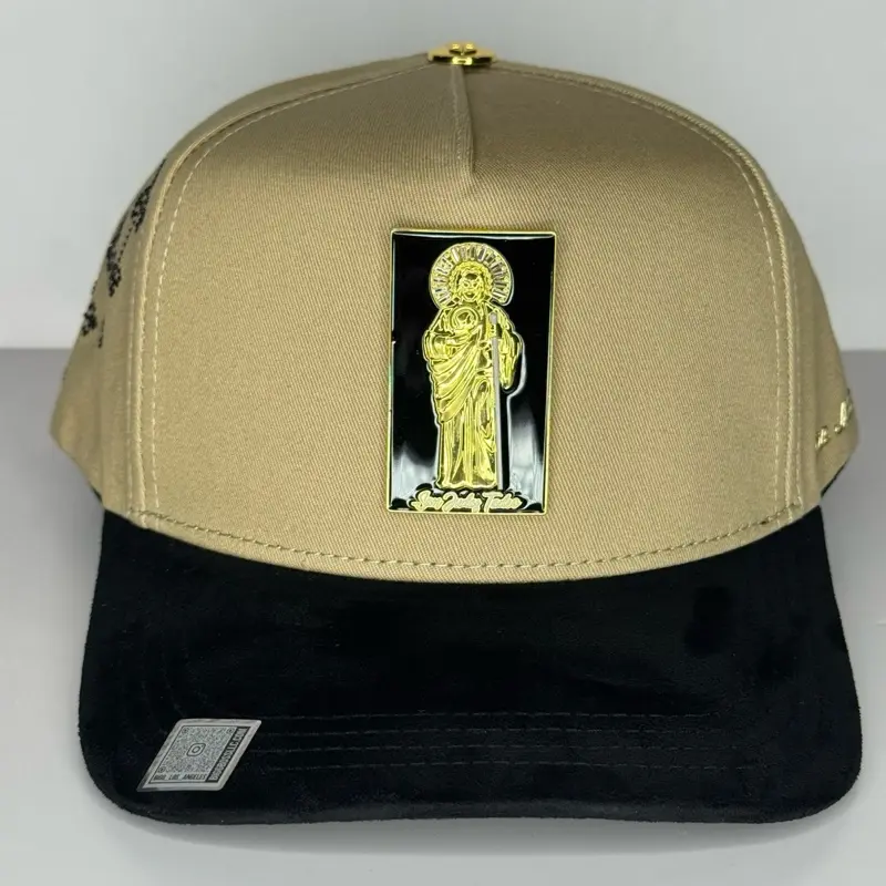 San Judas Tadeo beige SnapBack for Men with Unique Logo Design and Adjustable Snap Closure