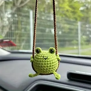 Handmade Craft Frog Shape Swing Charm, Adorable Crochet Design, Cute Car Mirror & Bag Accessory for Leisure & Outdoor Use