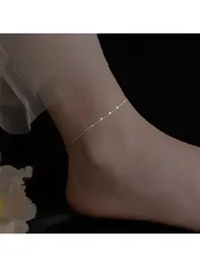 Small-scale design-inspired ins minimalist style fashionable and simple small hoop earrings with shiny thin chains for women