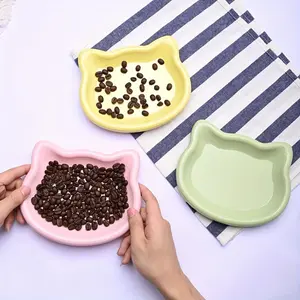 4-Piece multi-colored plastic cat bowl | Pet supplies category | Cartoon cat shape design, multi-color optional to suit different preferences, non-slip bottom design to prevent displacement, beard-friendly structure to care for pet eating experience,