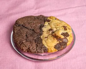 Brookie- Brownie / Cookie Combo- 4 count