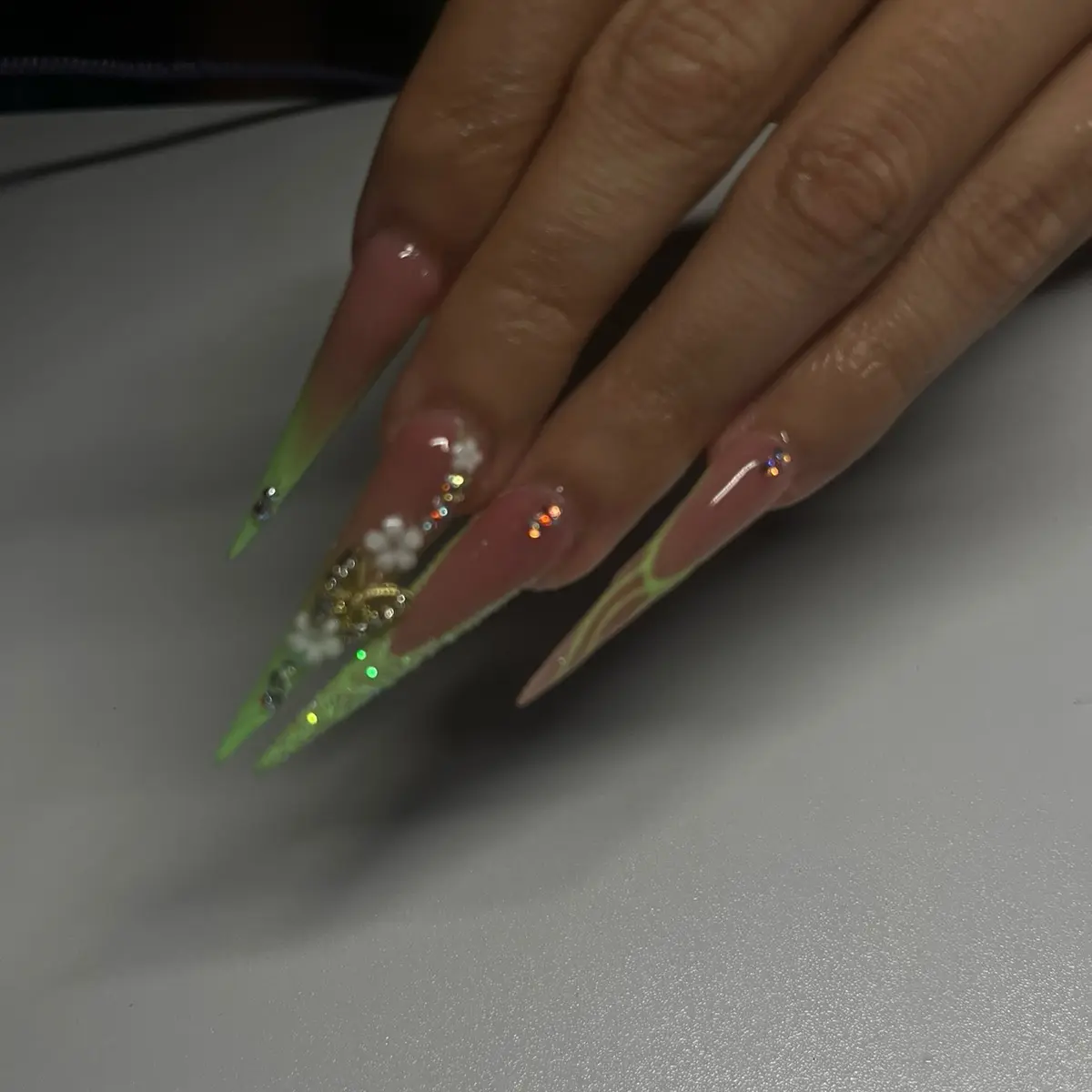 Princess Tiana press ons