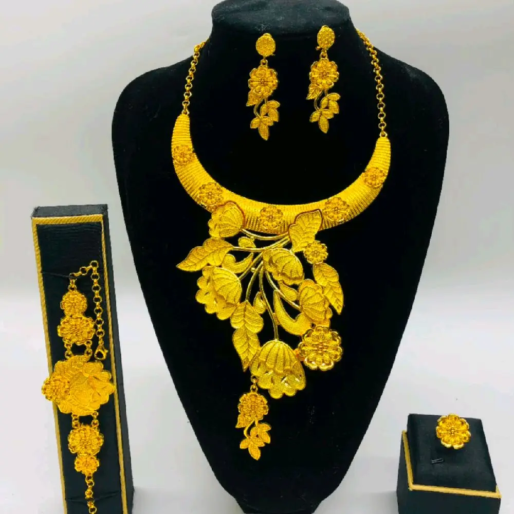4-Piece Fashion Jewelry Set 24k/gold