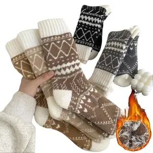 5 Pairs Women's Warm Winter Socks-Ethnic Style Diamond Patterns Mid-Calf Cold-Proof Socks, Multi-Color Optional, Soft and Comfortable Fabric, Thick Warm Outdoor Socks, Cold Days Essential