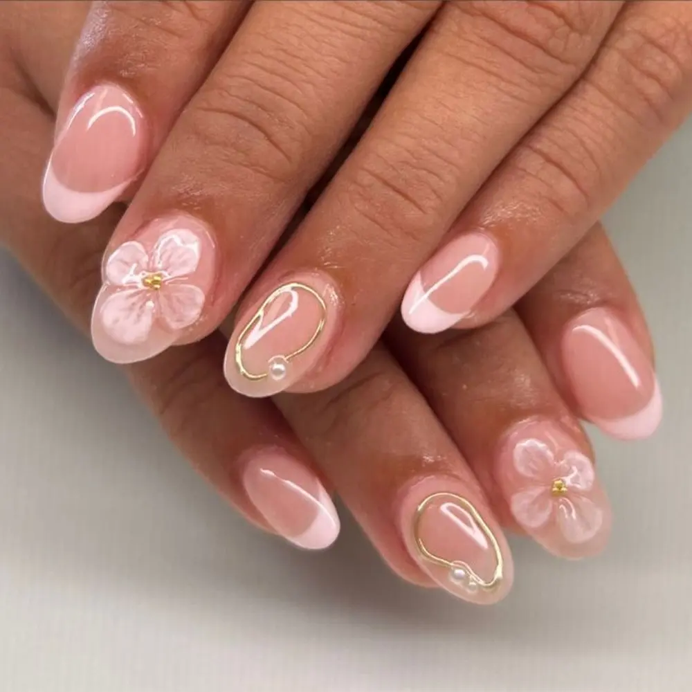 24pcs Short Oval Shape Nail Set, 3D Small Steel Beads, Flower French Design Manicure Nail Art, Autumn Winter Nails, Easy Wear Acrylic False Nails for Women and Girls, Nail Art Supplies, Nail Art Products