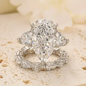 MAXINEJEWELRY Women's 2-Piece 8.0ct Pear Cut 5A Cubic Zirconia Engagement Ring Set, Bridal Wedding Jewelry, Cubic Zirconia Rings for Proposal, Anniversary